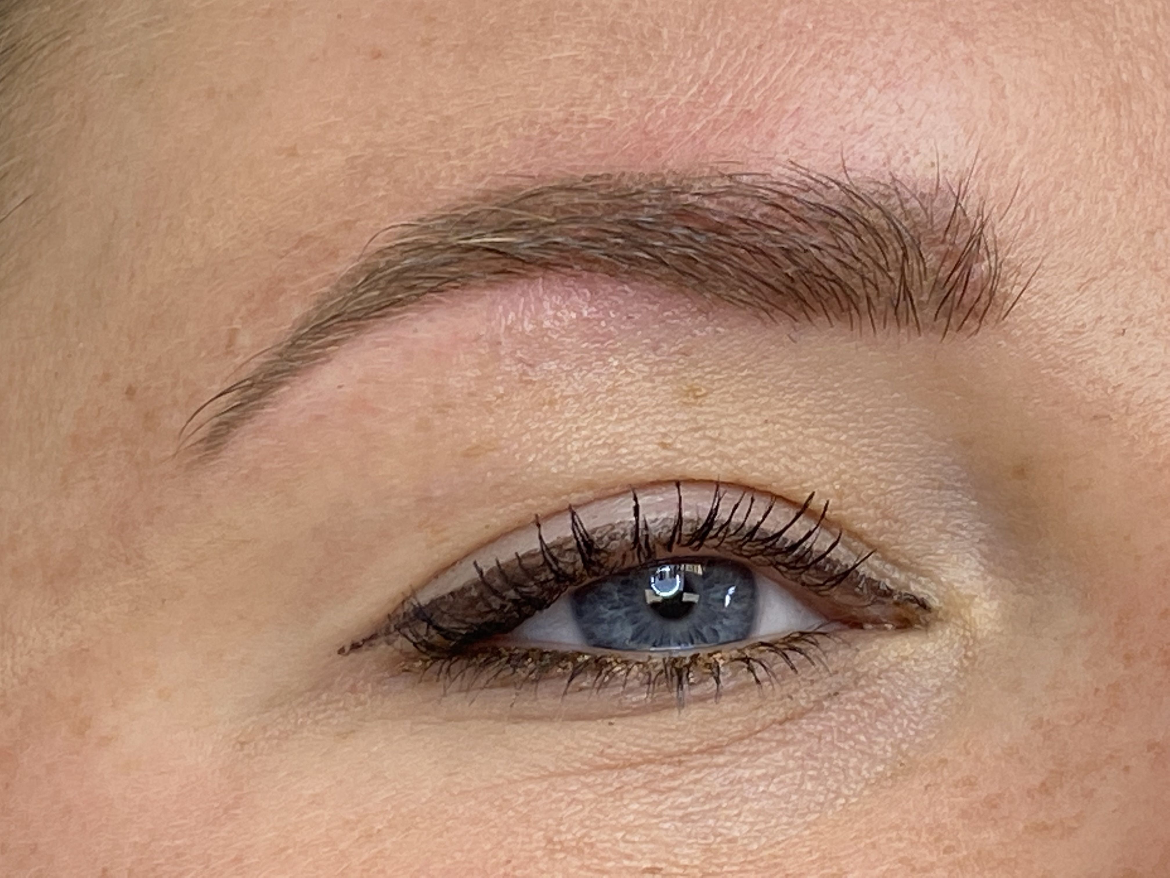 Permanent Makeup der Augenbrauen - nachher